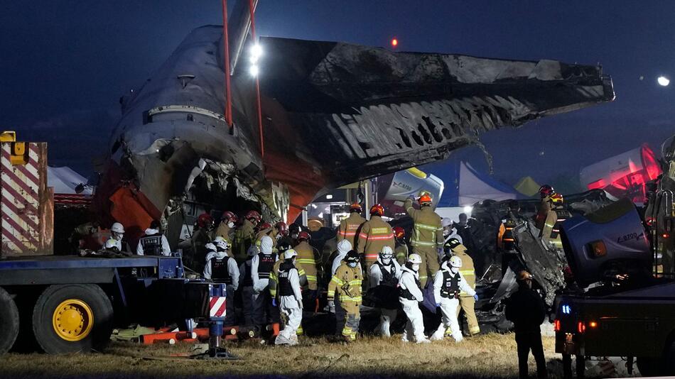 Passagierflugzeug in Südkorea verunglückt