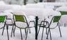 Statt Gastgartenbesuchern könnte der Schnee noch einmal Platz nehmen