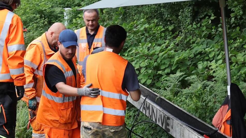 Mutmaßlicher Sabotageakt: Zentrale NRW-Zugstrecke ganzen Tag gesperrt