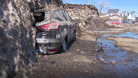 Autos im Schnee begraben: Stadtverwaltung in Massachusetts sorgt für Verwunderung
