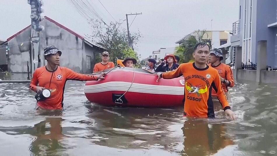 Tödlicher Taifun Co-May: Zehntausende auf der Flucht auf den Philippinen