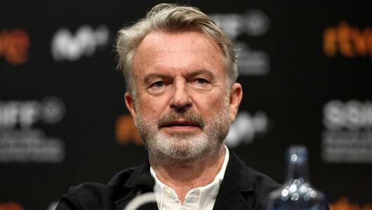 Sam Neill starb an einer Lungenentzündung. Das bestätigt nun seine Familie.