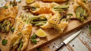 Spargel im Blätterteig