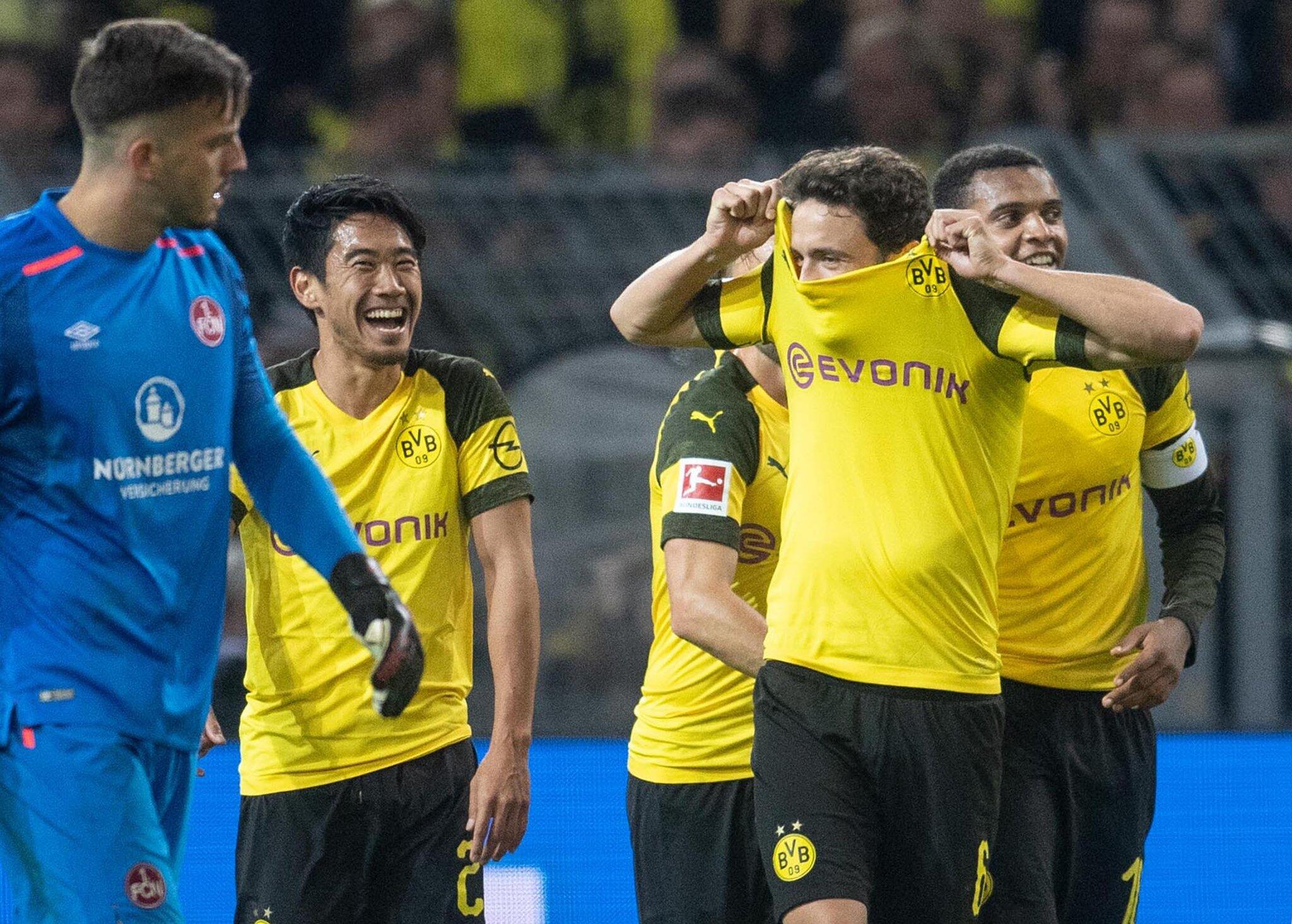 Erstmals BVB-Zauberfußball: Mit Kantersieg auf Rang zwei | GMX.AT