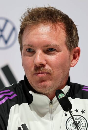 Nagelsmann mit Schnauzer