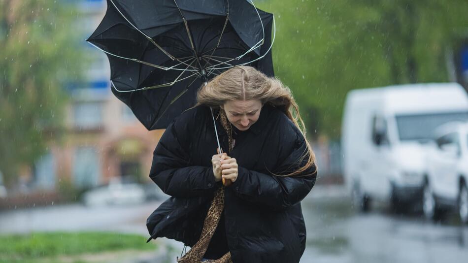Stürmisches Wetter zum Start in die neue Woche