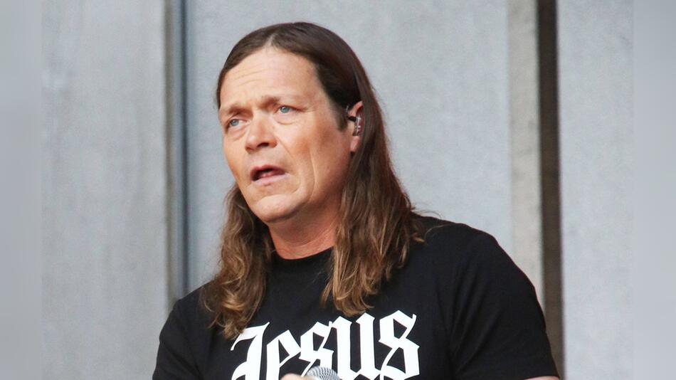 Brad Arnold sagt, dass sein Glaube ihm viel Kraft und Mut spendet.