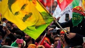 Fahne mit Bild von PKK-Chef Öcalan