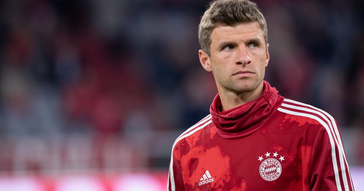 Too Thin Arms - Thomas Müller Has a Problem With UEFAs 