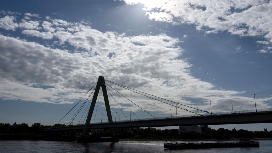Sonne und Wolken in Köln