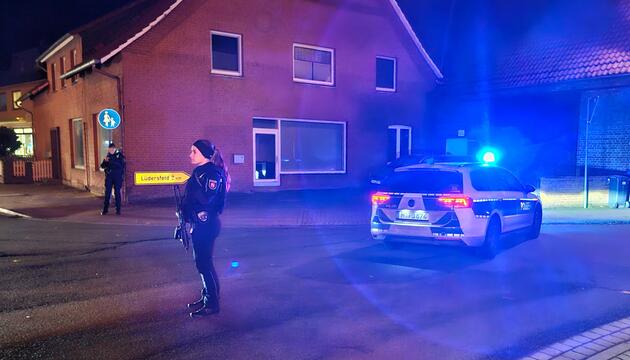 Polizeieinsatz in Niedersachsen - Beamte warnen Bevölkerung