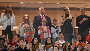 Donald Trump inmitten seiner Familie: Lara (v.l.), Kai, Ivanka und Jared Kushner. Vor dem US ...