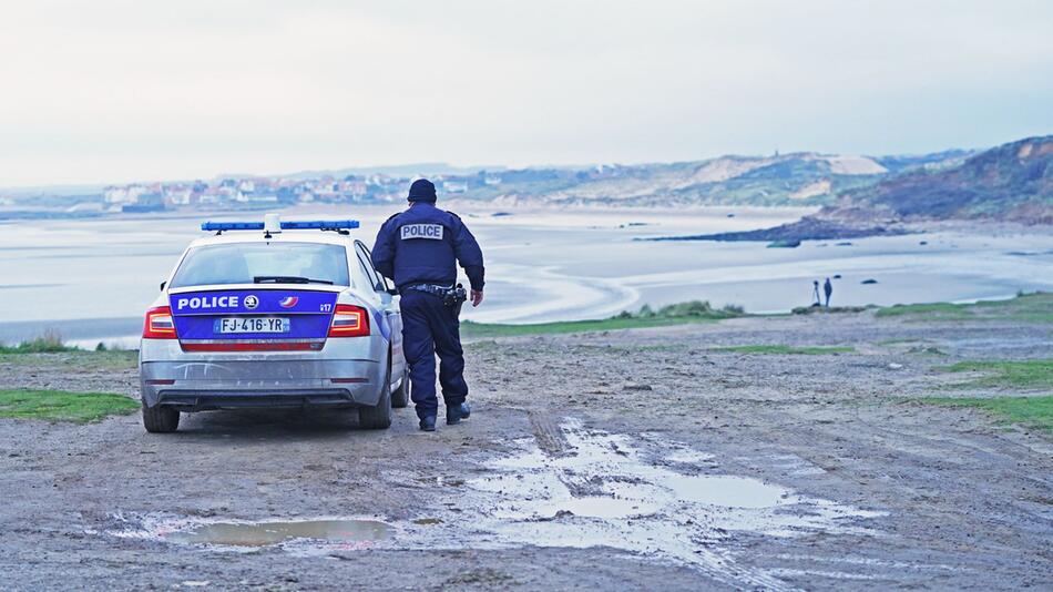 Migranten im Ärmelkanal in Seenot - Ein Toter und zwei Vermisste