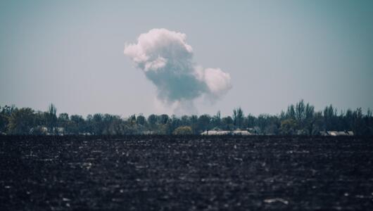 Einschläge mehrerer russischer Gleitbomben nahe Pokrowsk