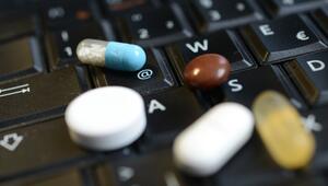 Medikamente auf Tastatur