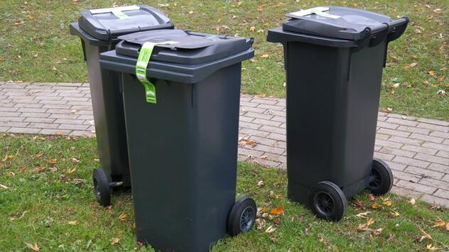 schwarze Tonne
