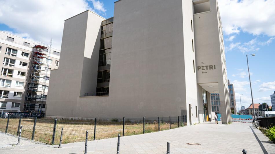 Das Gebäude des Archäologie Lab "Petri".