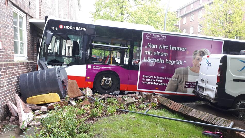 Bus im Wohnhaus