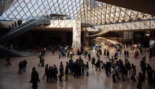 Louvre Museum