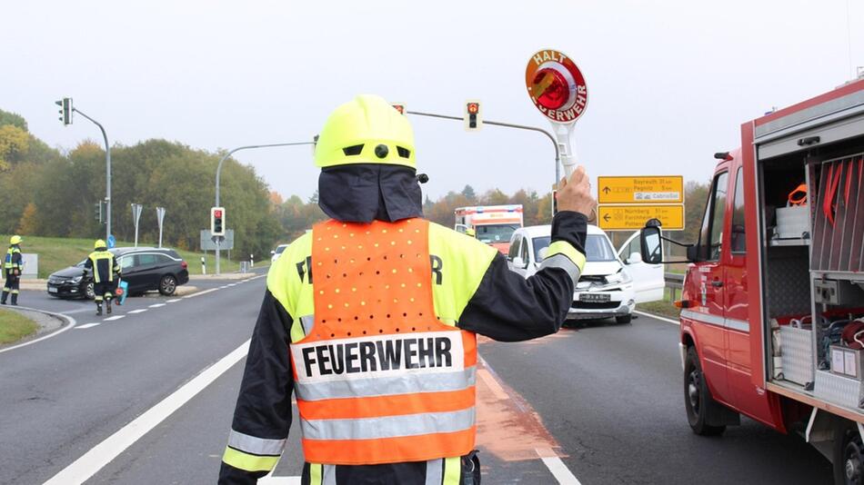 Verkehrsunfall mit Feuerwehreinsatz