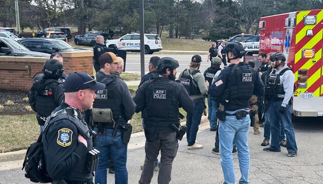 Berichte: Auto fährt in Synagoge in Michigan