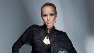 Viel Spitze, viel Schwarz: Das macht Dark-Romance-Looks oft aus.