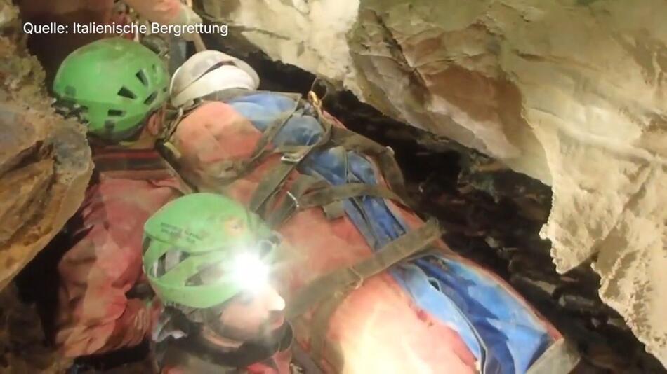 Schwer verletzt in unerforschten Höhle: Rettung von Forscherin kommt voran