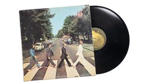"Abbey Road" war 1969 das elfte Studioalbum der Beatles. Auch das Cover wurde zum Hit und ...