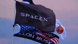 SpaceX- und Elon-Musk-Flaggen