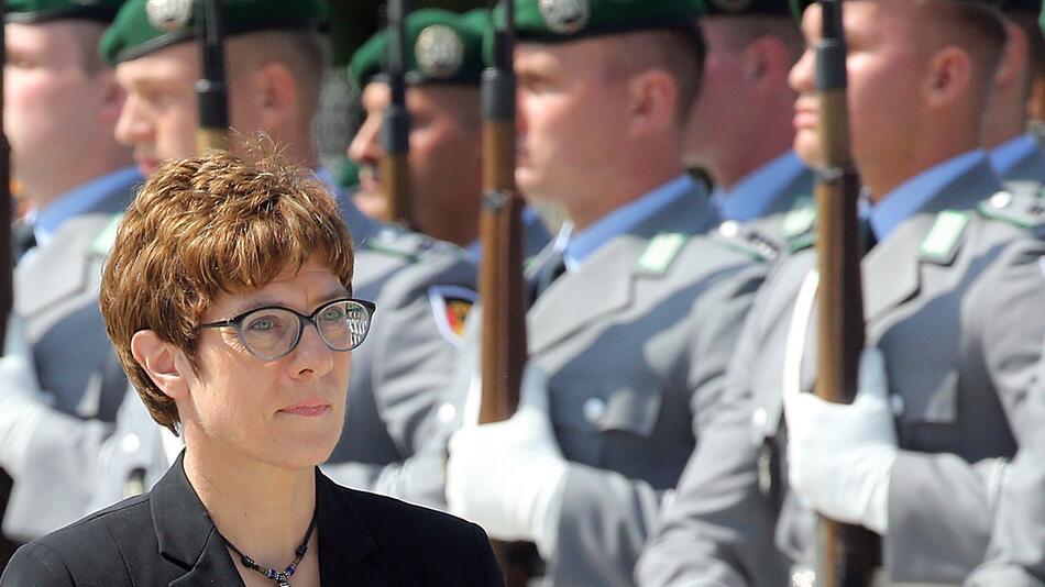 Amtseinführung von Kramp-Karrenbauer