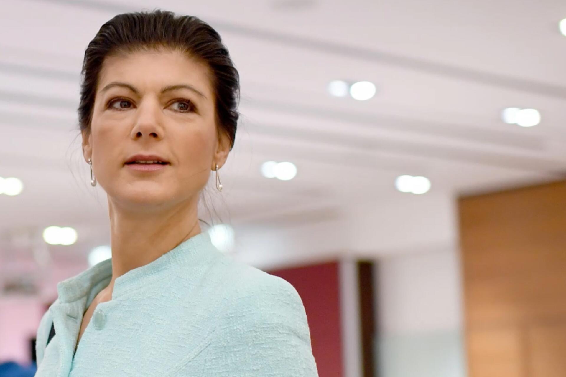 Sahra Wagenknecht | Steckbrief, Bilder und News | GMX.AT