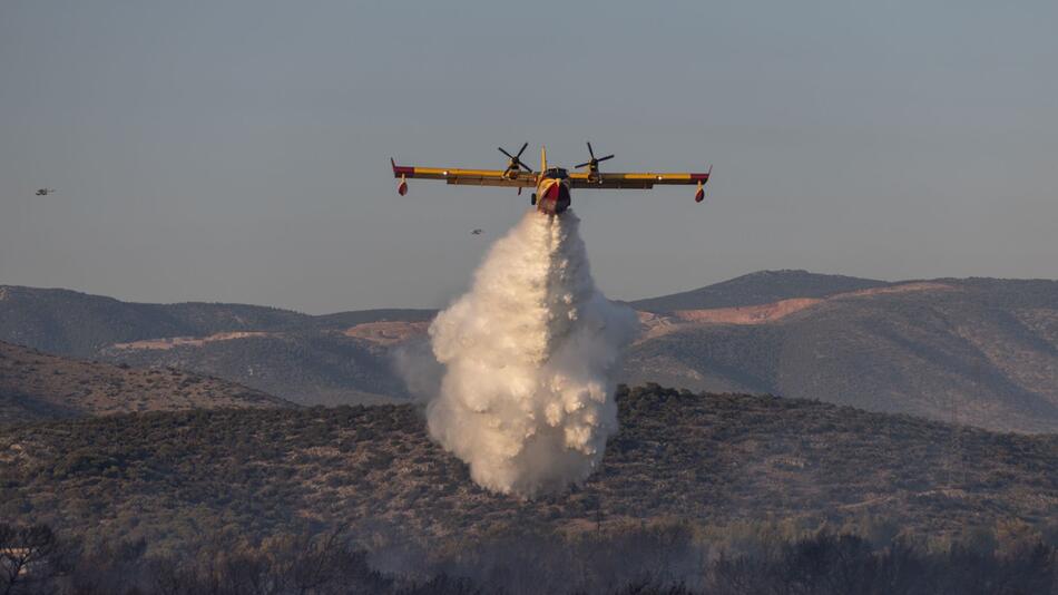 Viertel der griechischen Region Attika verbrannt