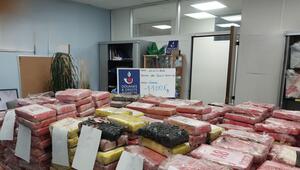 Zoll findet Kokain im Millionenwert in Blumenerde-Laster