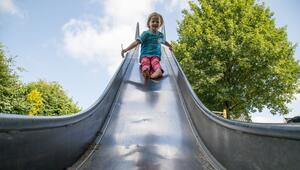 Mädchen auf dem Spielplatz