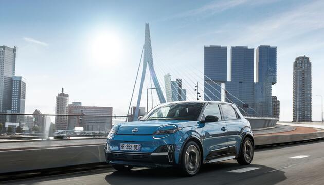 Fahransicht des elektrischen Nissan Micra