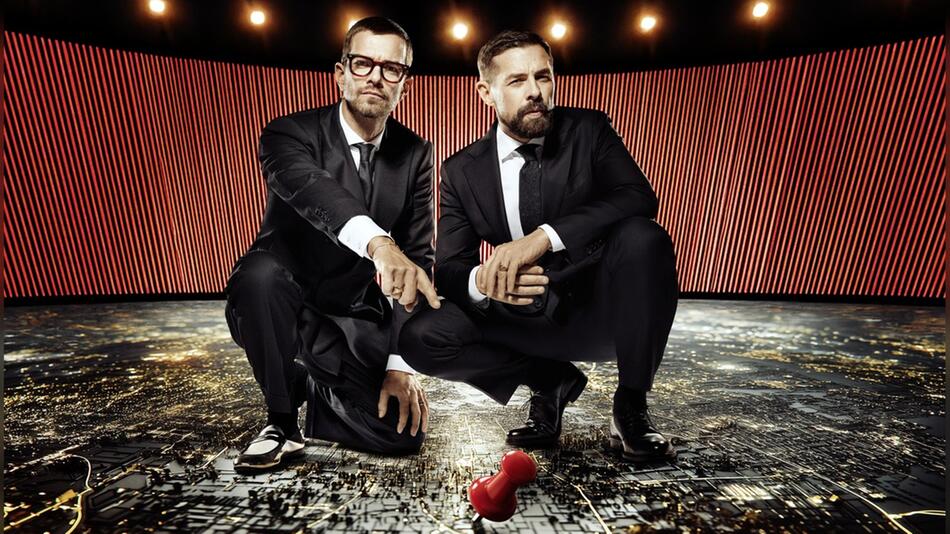 Joko Winterscheidt (l.), Klaas Heufer-Umlauf und ProSieben haben bei einem Notfall souverän ...
