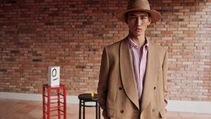 Braunes Sakko zu Streifenhemd von Loro Piana