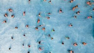 Handy-Eltern im Freibad - eine tödliche Gefahr