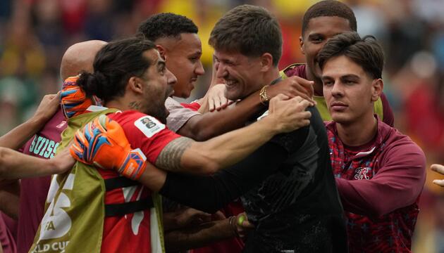 Die Schweizer Spieler jubeln.