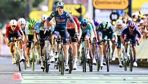 Tim Merlier setzte sich in der prestigeträchtigen Sprint-Etappe nach Bordeaux durch.