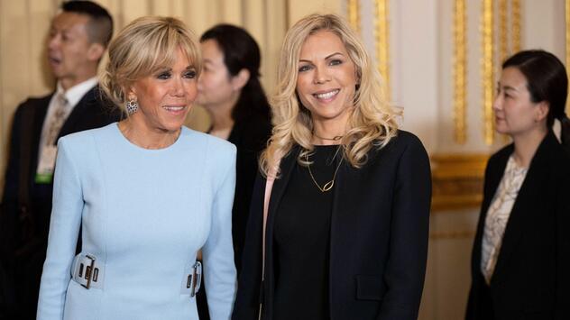 Tiphaine Auzière (re.) ist die jüngste Tochter von Brigitte Macron und stammt aus ihrer ersten Ehe.