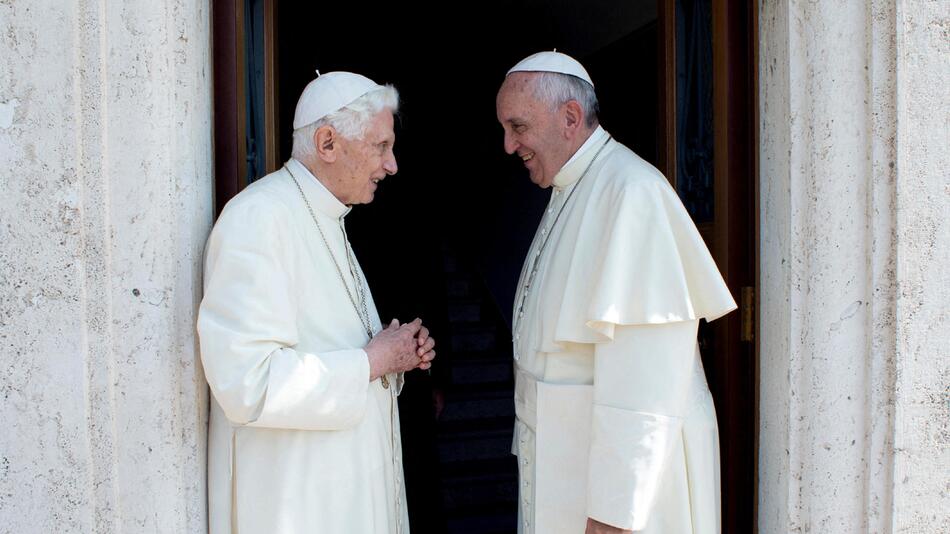 Benedikt XVI und Franziskus