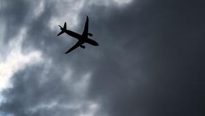 Flugzeug am Himmel