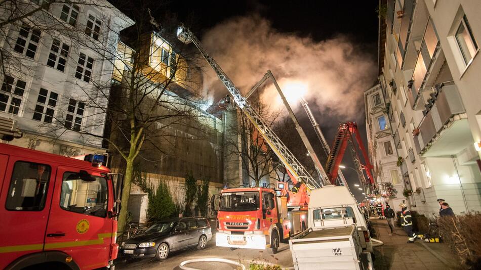 Holz-Penthaus auf Hamburger Musik-Bunker abgebrannt