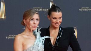 Laura Wontorra (r.) übernimmt für Victoria Swarovski bei "Let's Dance".