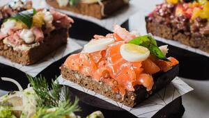 Smørrebrød ist einer der beliebtesten Snacks für zwischendurch in den skandinavischen Ländern.