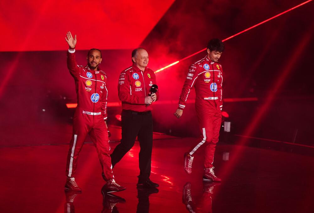 Ferrari-Teamchef Fred Vasseur, Lewis Hamilton und Charles Leclerc