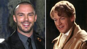 Nicholas Hoult (l.) stößt als Gilderoy Lockhart (Kenneth Branagh) zum Cast von "Harry Potter" ...