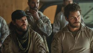 Chris Pratt (r.) als Navy SEAL Commander James Reece in "The Terminal List".