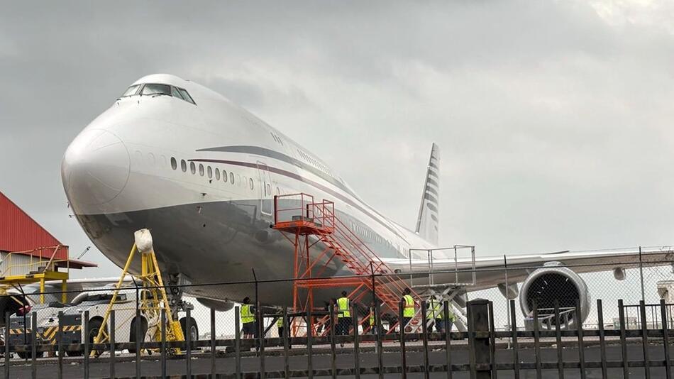 Teures Geschenk: USA nehmen Jumbojet von Katar offiziell an